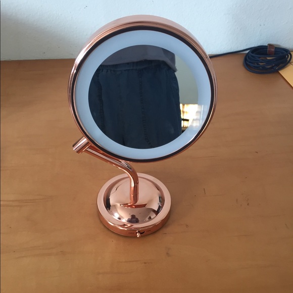 Makeup Light Up Mirror!💋💄 - Picture 2 of 5